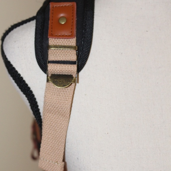 Primeware INC, 3 bottle leather wine tote Backpack - Picture 8 of 15